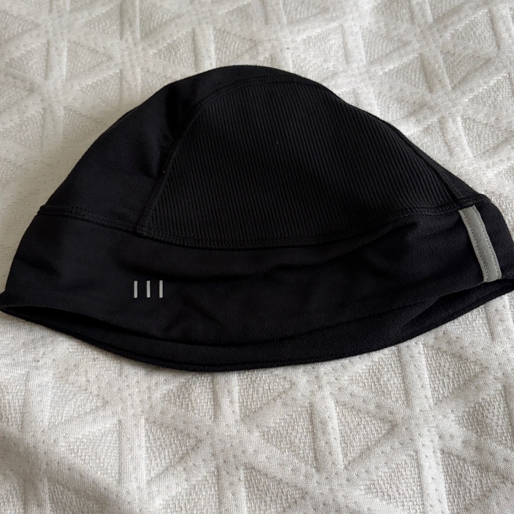 Lululemon Black Reflective Logo Beanie - Picture 6 of 6